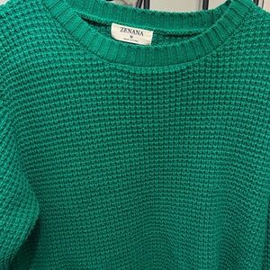 Zenana Outfitters Green Crew Neck Sweater size Medium Christmas